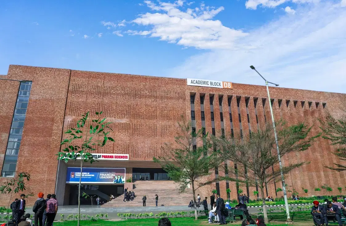 Chandigarh University Academic Building & Auditorium photo 39